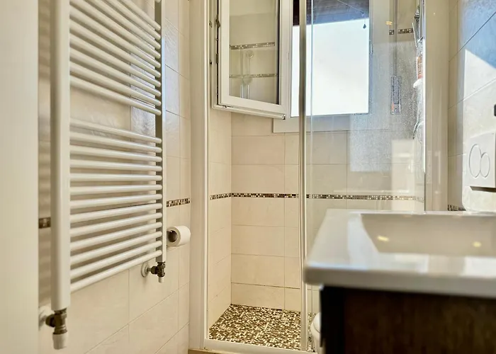 شقة 80, Trilocale Al Barbara ليدو أدريانو